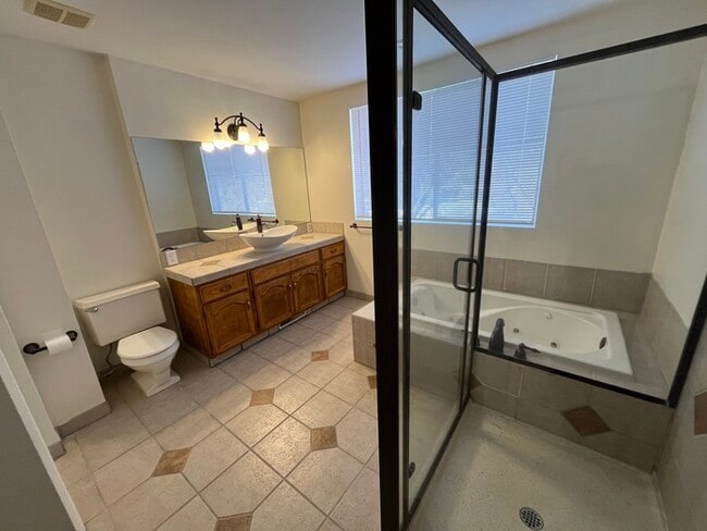 Building Photo - Remodeled West Jordan 4 Bedroom 4 Bath!