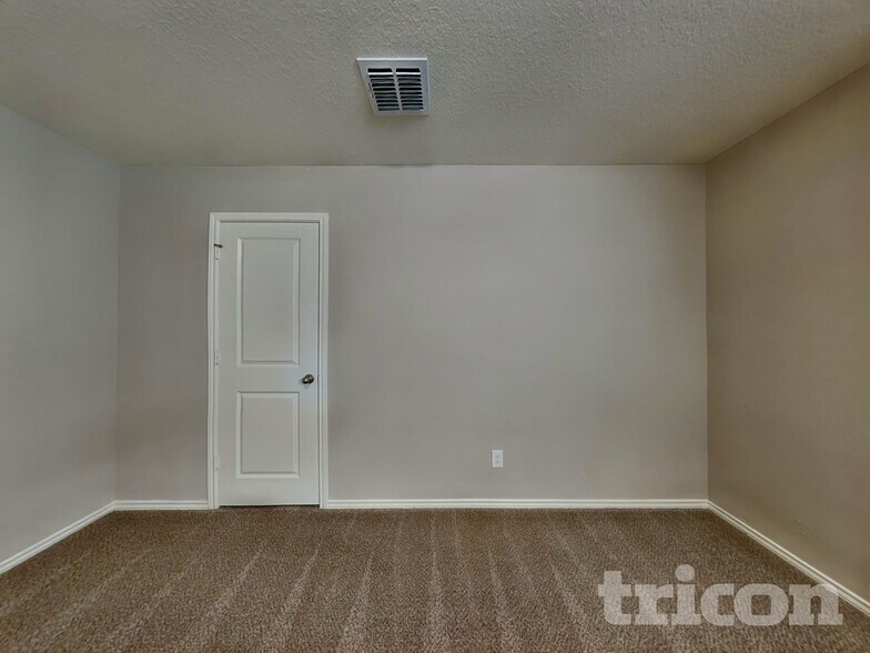 Building Photo - 5206 Winding Strm