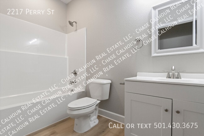 Building Photo - 2217 Perry St