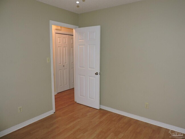 Building Photo - 7356 Sandy Creek Cir