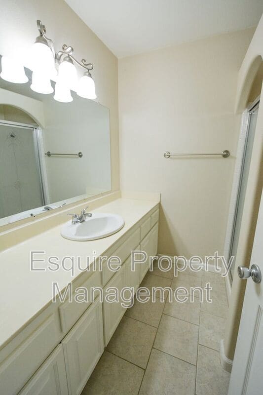 Building Photo - 1170 Novato Dr