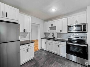 Building Photo - AVAILABLE JULY 1ST!! FULLY RENOVATED 1 BED...