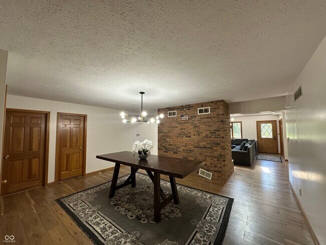 Building Photo - 3850 Wicker Rd
