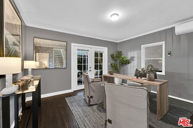 Building Photo - 560 Croft Ave