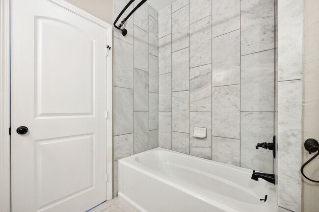 Building Photo - 3202 Breezy Pines Ct