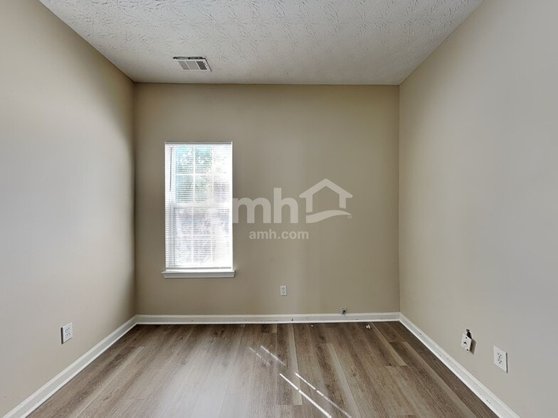 Building Photo - 4284 Wood Cove Dr