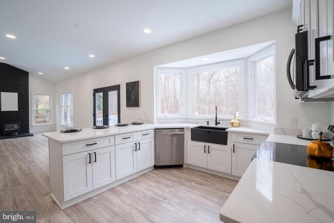 Building Photo - 8261 Tinsley Pl