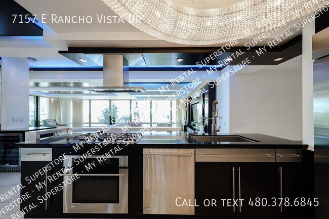 Building Photo - 7157 E Rancho Vista Dr