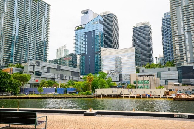 Building Photo - 350 S Miami Ave