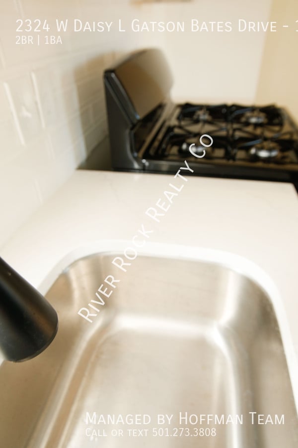 Building Photo - 2324 W Daisy L Gatson Bates Dr