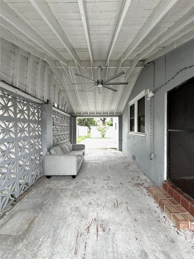 Building Photo - 2309 Van Buren St