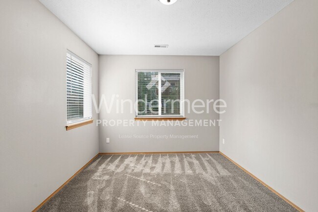 Building Photo - South Hill Charm