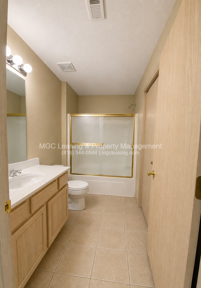 Building Photo - South Garden Townhomes