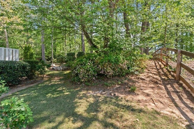 Building Photo - 2420 Castle Ln NE