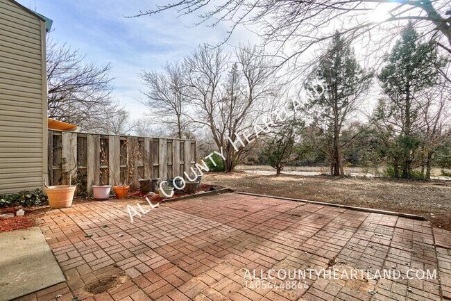 Building Photo - 2030 Three Stars Rd