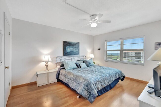 Building Photo - 2871 N Ocean Blvd