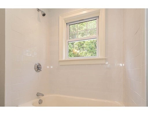 Building Photo - 23 Arthur St