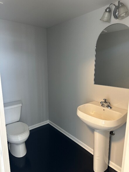 Building Photo - 39153 Welsh Ln