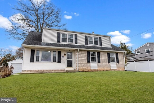 Primary Photo - 131 Kipling Dr