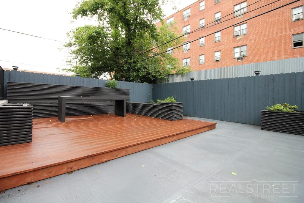 Building Photo - Stunning 2 BED w/ Balcony in Bushwick!
