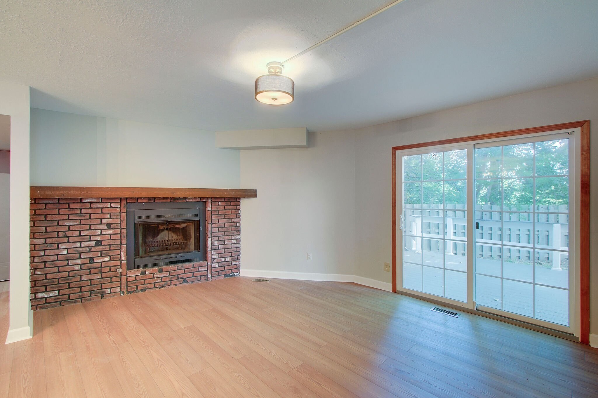 Building Photo - 1655 Southbend Dr