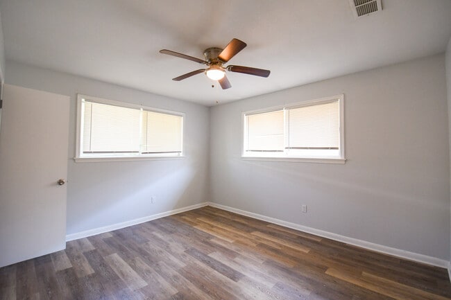 Building Photo - 3534 Huntlee Dr