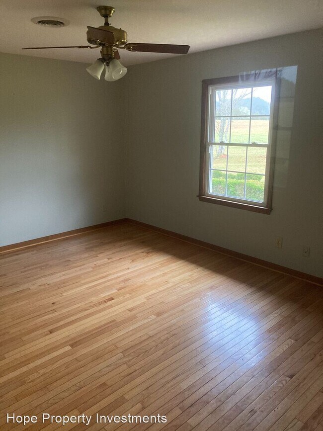 Building Photo - 3 br, 2 bath House - 7745 Forrest Rd