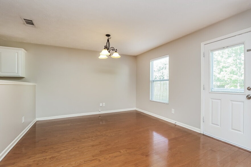 Building Photo - 227 Elderberry Way