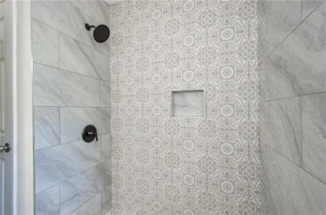 Building Photo - 123 Arnold Pl