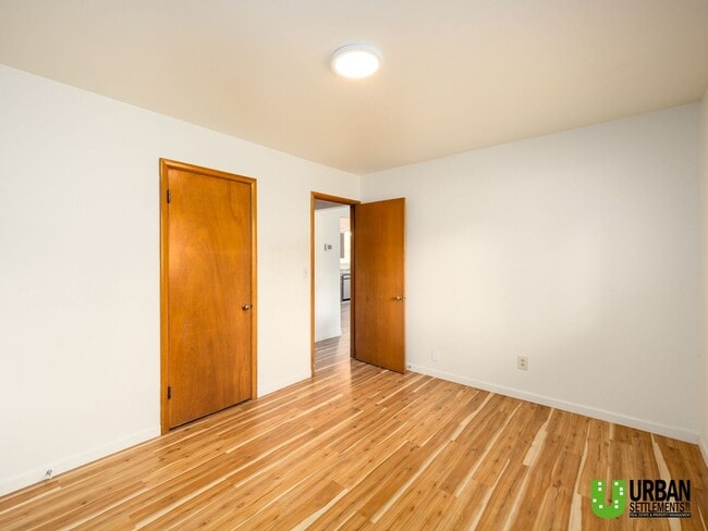 Building Photo - 1406-1408 S Cedar St