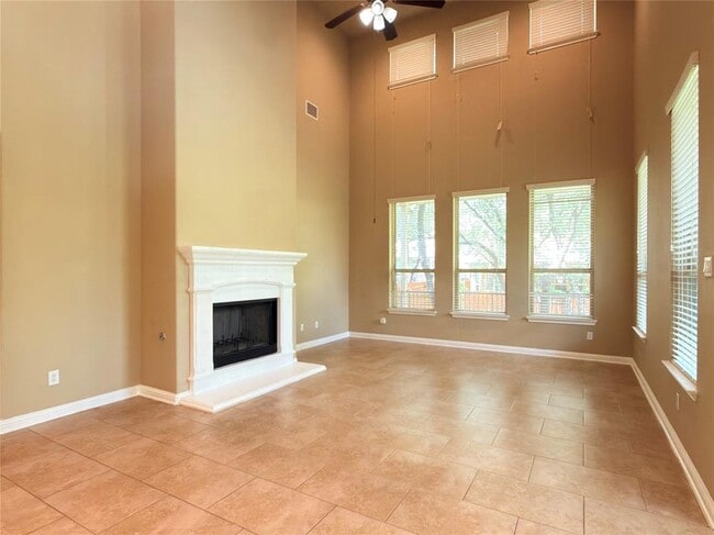 Building Photo - 404 Dry Gulch Bend