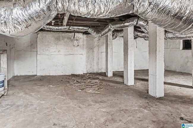 Building Photo - 1811 Fairfax Ave