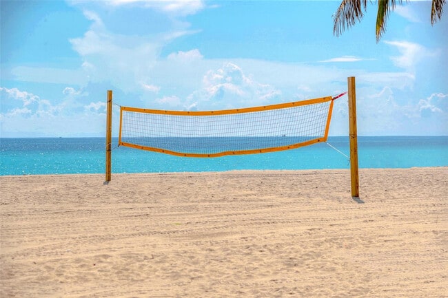 Building Photo - 324 Van Buren St