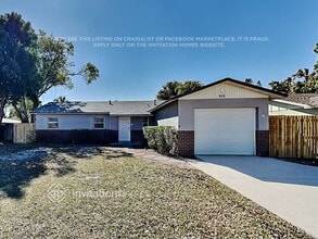 Building Photo - 808 65th Ave W