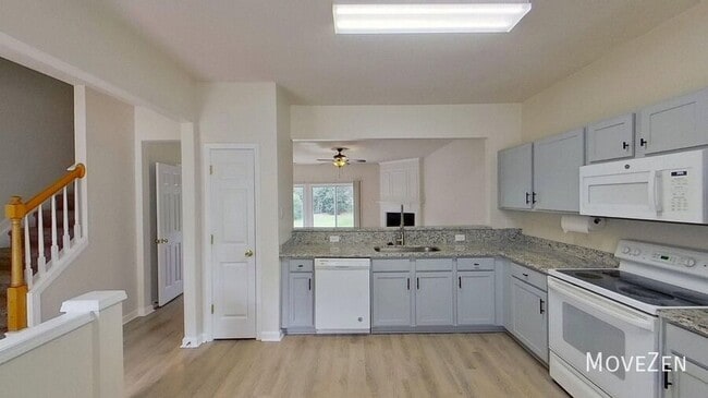 Building Photo - 614 Canyon Lake Cir