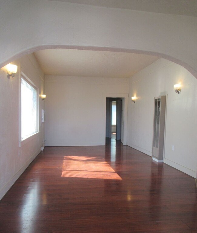 Building Photo - Coming Soon 3 Bedroom 1 Bath House!