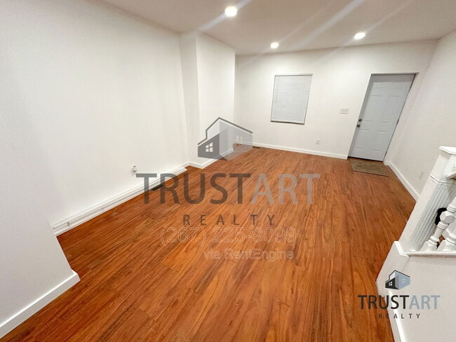 Building Photo - 5013 Parrish St