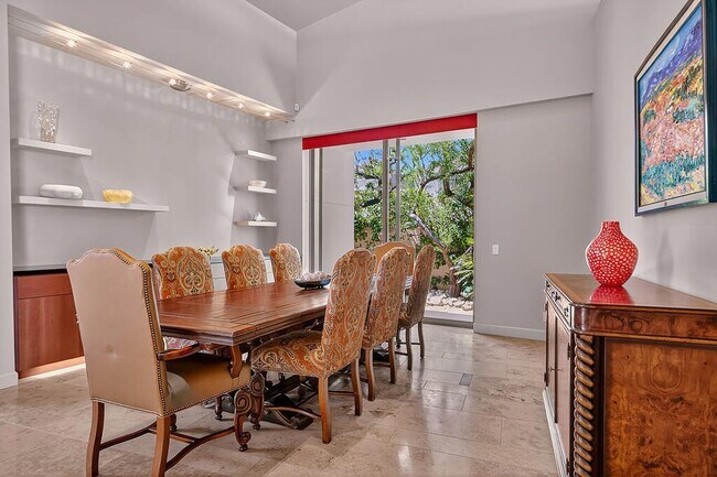 Building Photo - 9 Rockcrest