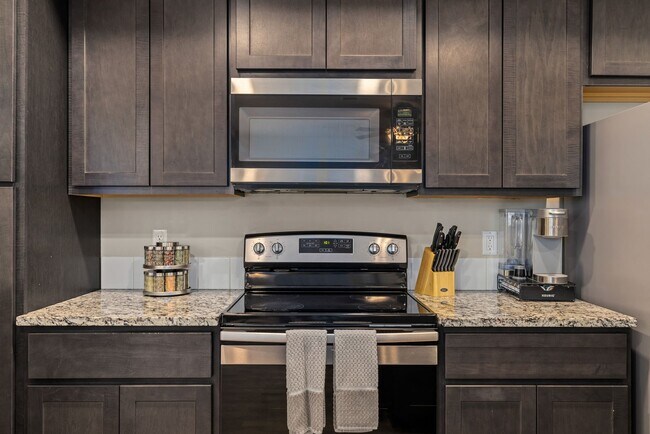 Building Photo - Beautiful Home in Garden City!