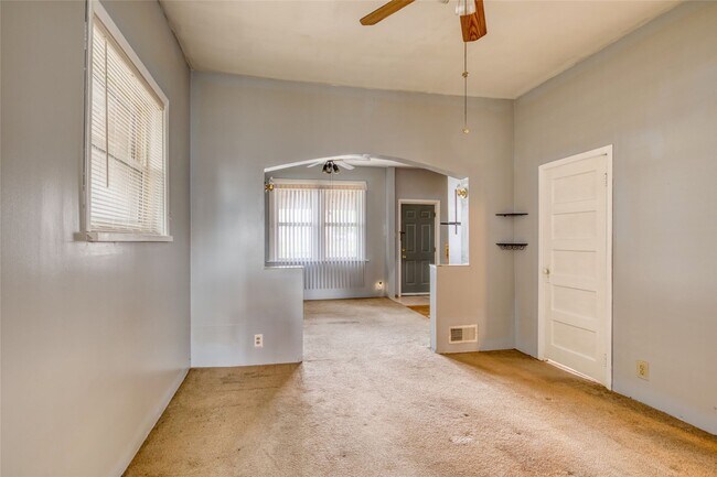 Building Photo - 4154 Schiller Pl