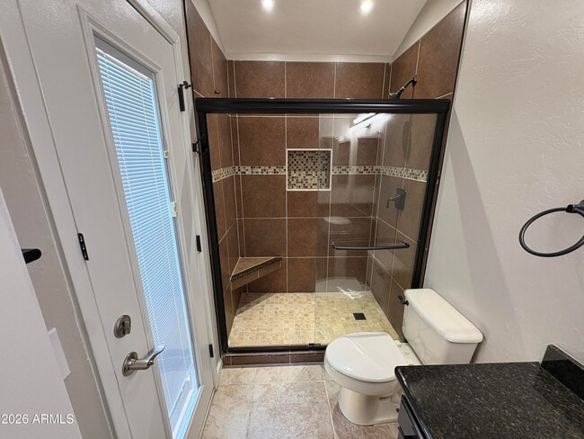 Building Photo - 5535 W Willow Ave