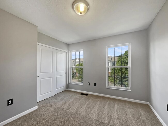 Building Photo - 6327 Royal Tern Crossing