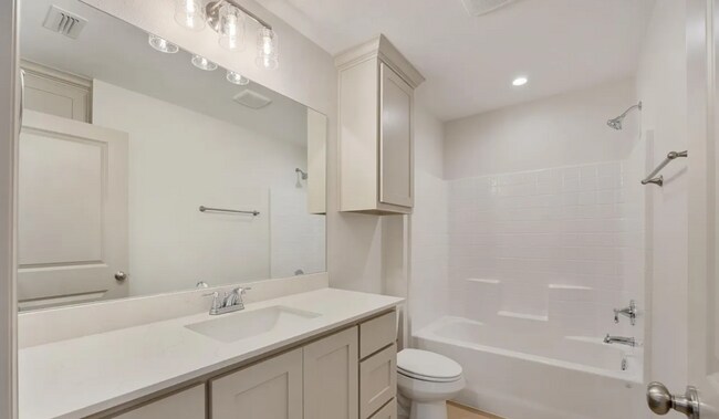 Building Photo - 382 Mary Cir