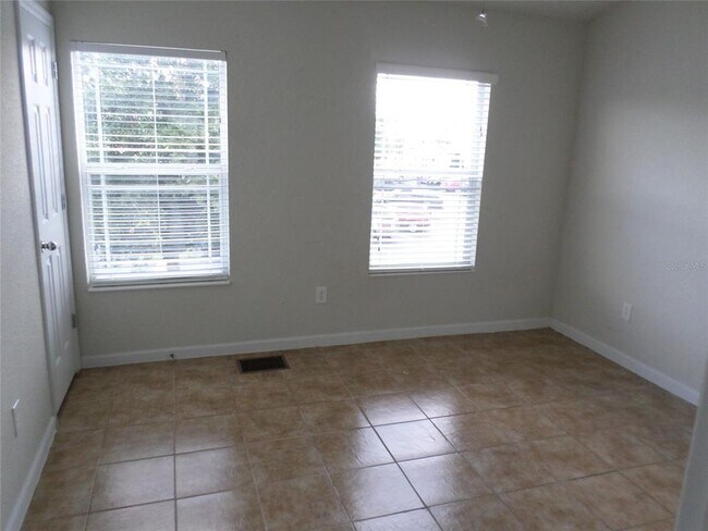 Building Photo - 4461 SW 49th Ave