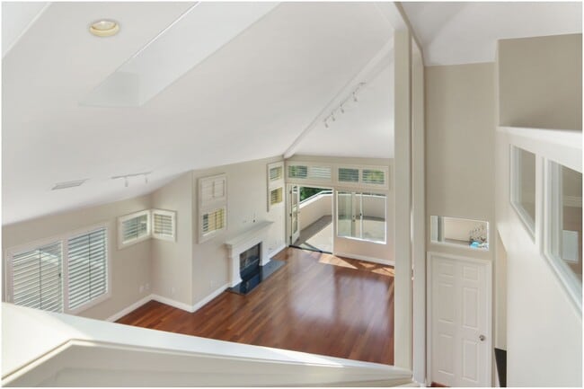 Building Photo - 2 Bedroom Plus Loft - Laguna Niguel Condo!