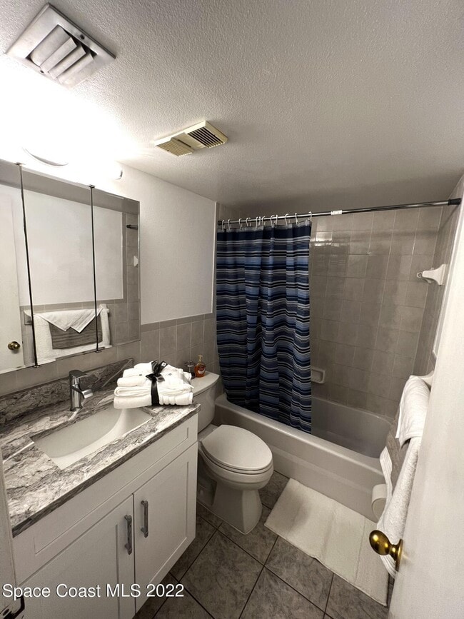 Building Photo - 7101 Ridgewood Ave