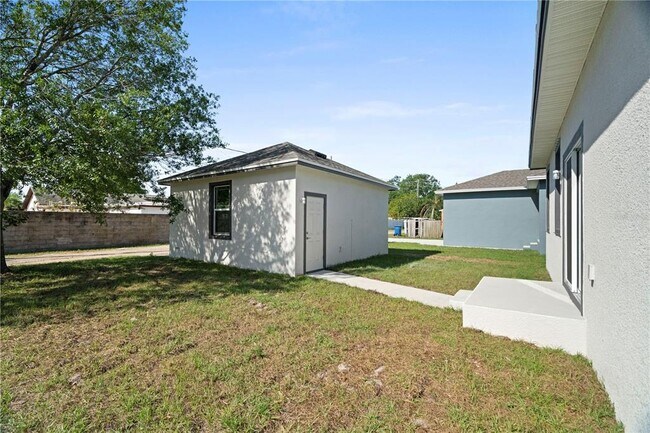 Building Photo - 930 57th Ave N