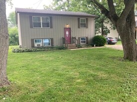 Building Photo - 332 Maplewood Dr