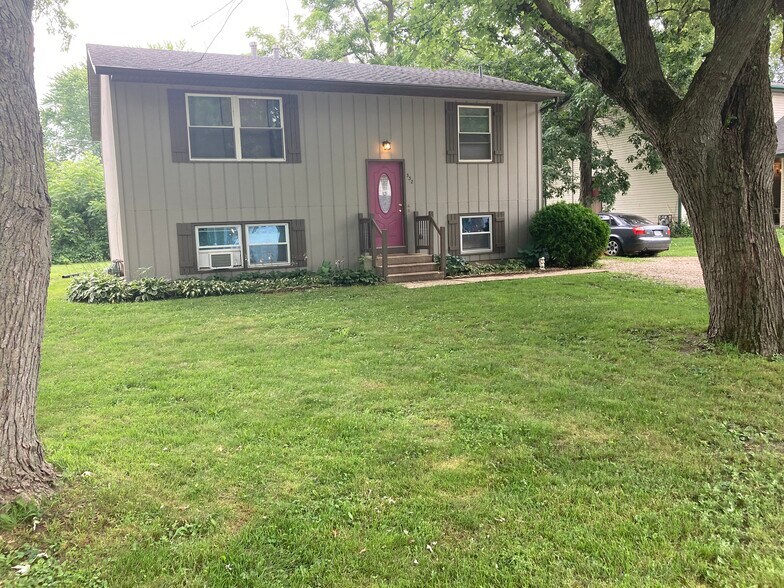 Primary Photo - 332 Maplewood Dr