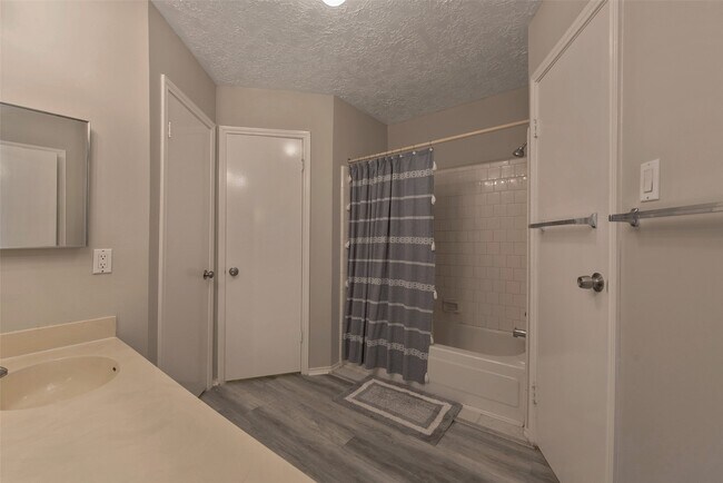 Building Photo - 13715 Ludgate Pass